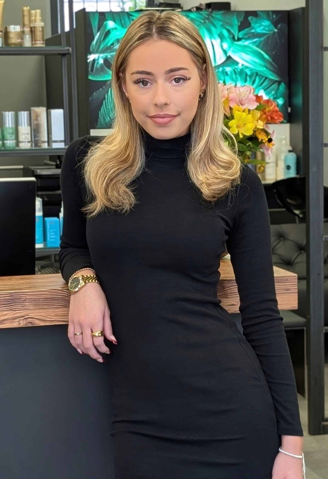 Auszubildende Friseurin